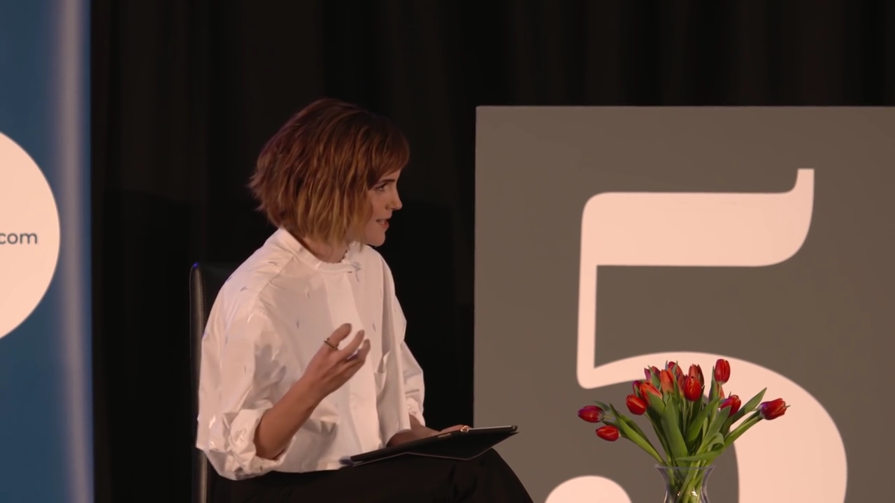 EmmaWatsonFan-nl_2016OurSharedShelf-InCoversationWithGloriaSteinem0051.jpg