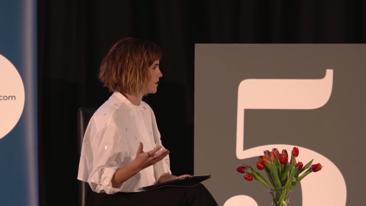 EmmaWatsonFan-nl_2016OurSharedShelf-InCoversationWithGloriaSteinem0060.jpg