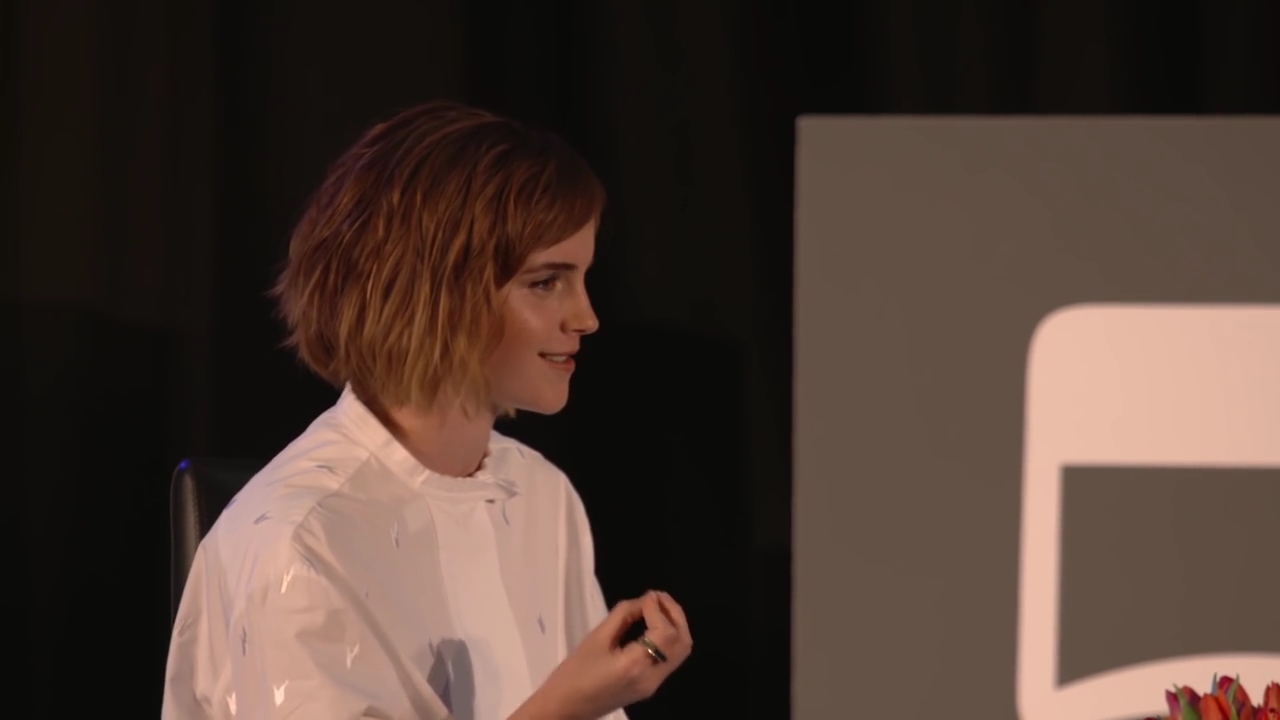 EmmaWatsonFan-nl_2016OurSharedShelf-InCoversationWithGloriaSteinem0300.jpg