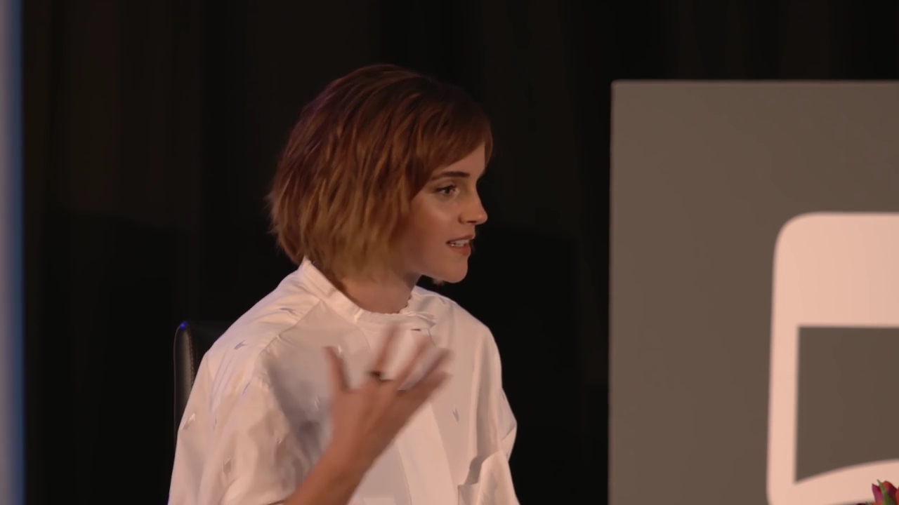 EmmaWatsonFan-nl_2016OurSharedShelf-InCoversationWithGloriaSteinem0550.jpg