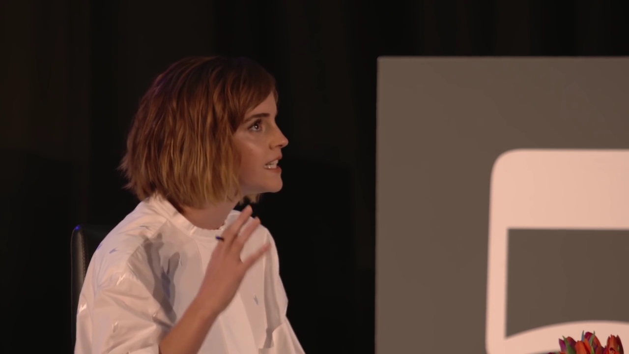 EmmaWatsonFan-nl_2016OurSharedShelf-InCoversationWithGloriaSteinem0975.jpg