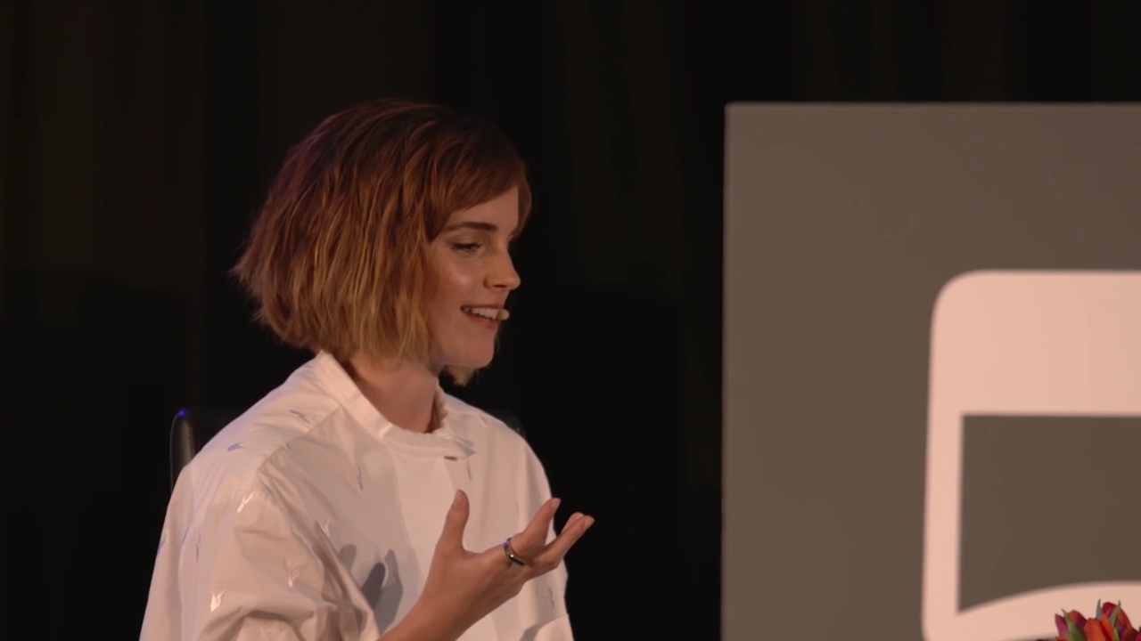 EmmaWatsonFan-nl_2016OurSharedShelf-InCoversationWithGloriaSteinem1316.jpg