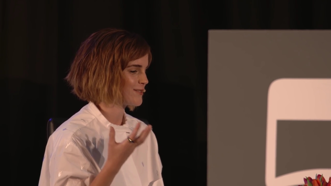 EmmaWatsonFan-nl_2016OurSharedShelf-InCoversationWithGloriaSteinem1317.jpg