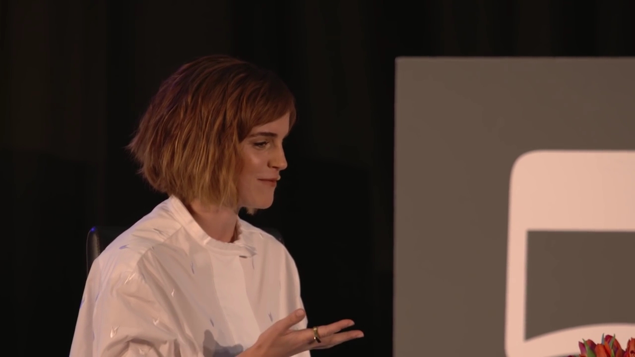EmmaWatsonFan-nl_2016OurSharedShelf-InCoversationWithGloriaSteinem1318.jpg