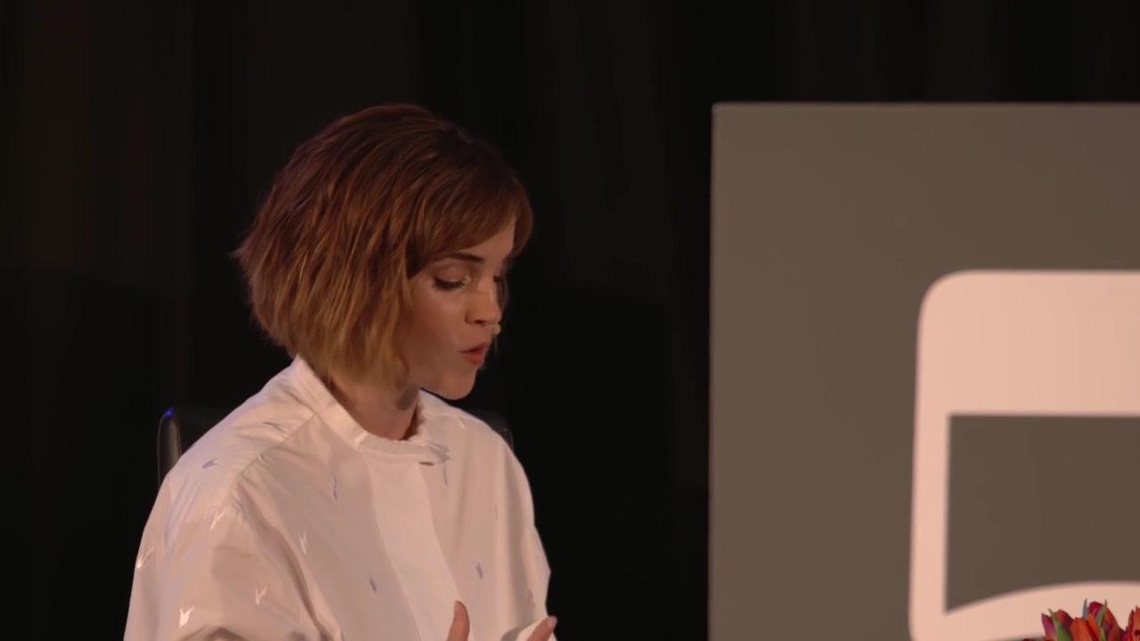 EmmaWatsonFan-nl_2016OurSharedShelf-InCoversationWithGloriaSteinem1327.jpg