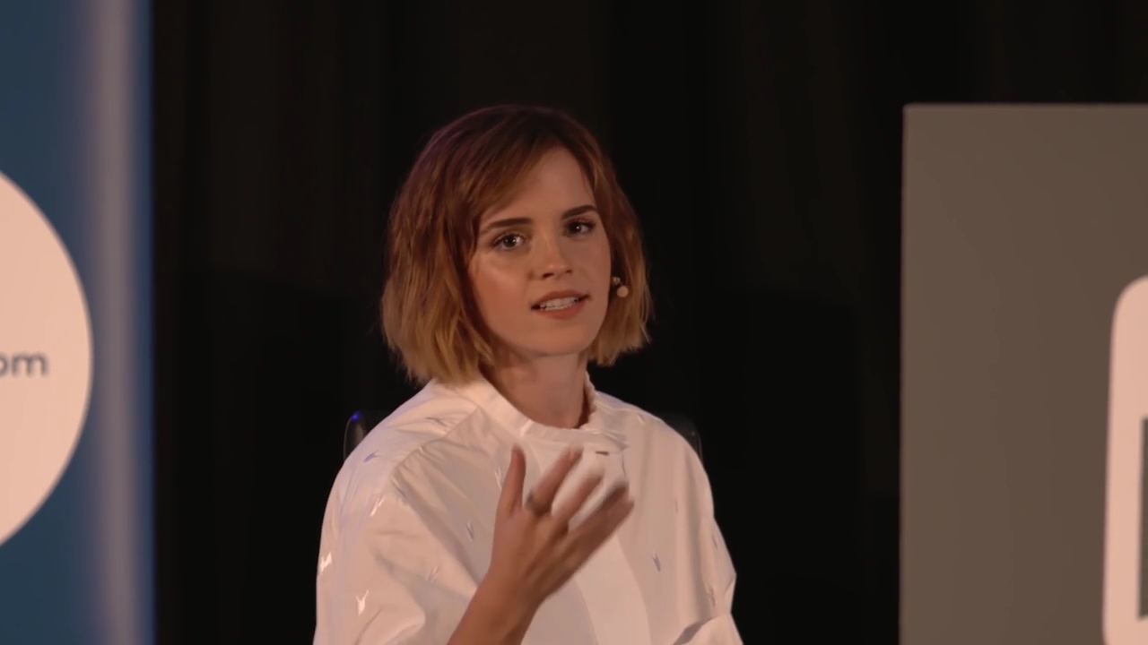 EmmaWatsonFan-nl_2016OurSharedShelf-InCoversationWithGloriaSteinem1421.jpg