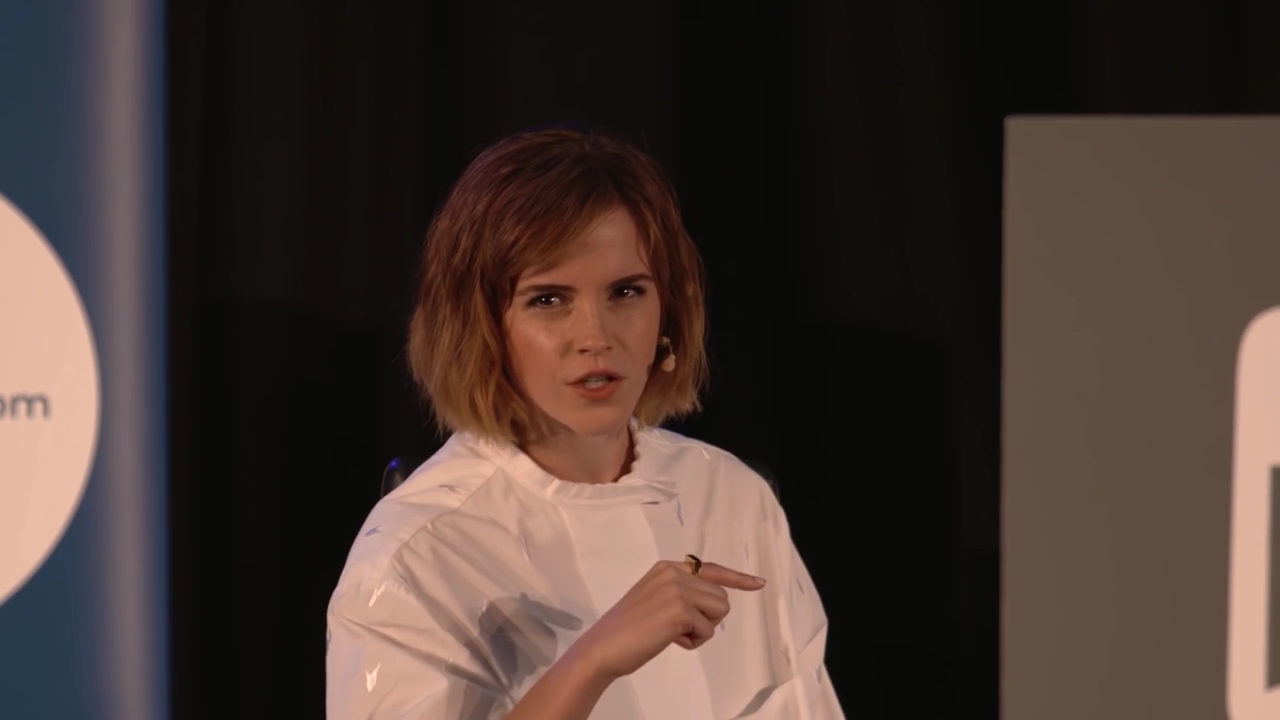 EmmaWatsonFan-nl_2016OurSharedShelf-InCoversationWithGloriaSteinem1430.jpg