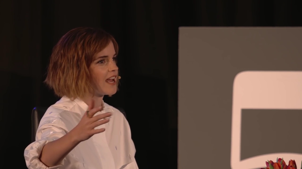 EmmaWatsonFan-nl_2016OurSharedShelf-InCoversationWithGloriaSteinem1487.jpg