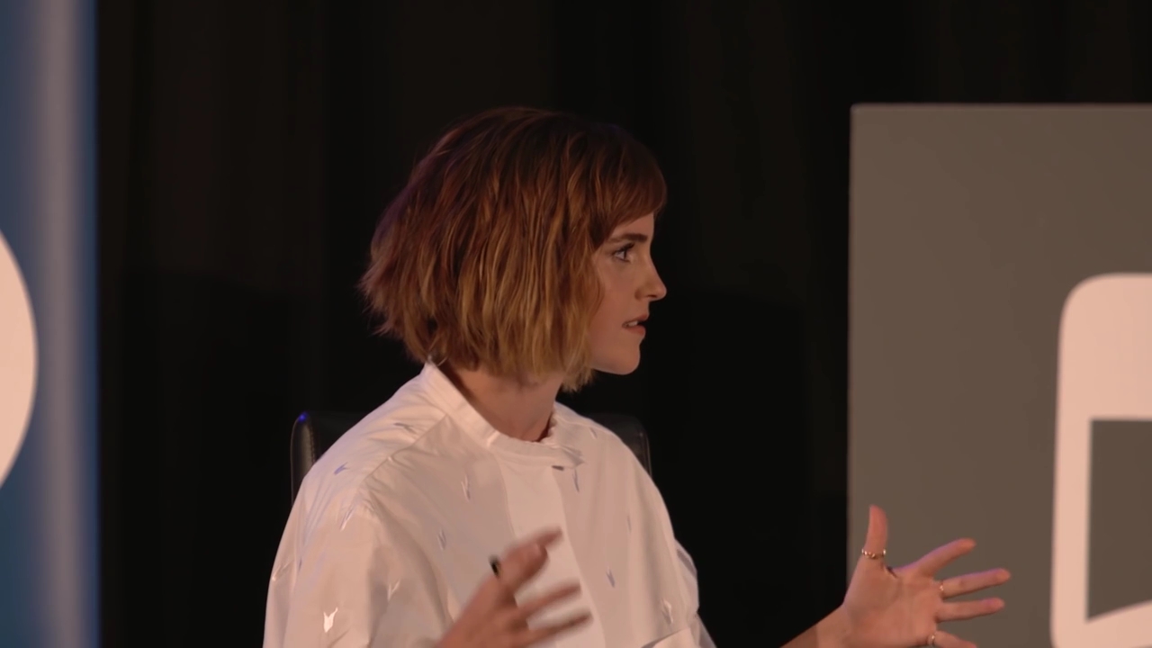 EmmaWatsonFan-nl_2016OurSharedShelf-InCoversationWithGloriaSteinem1611.jpg