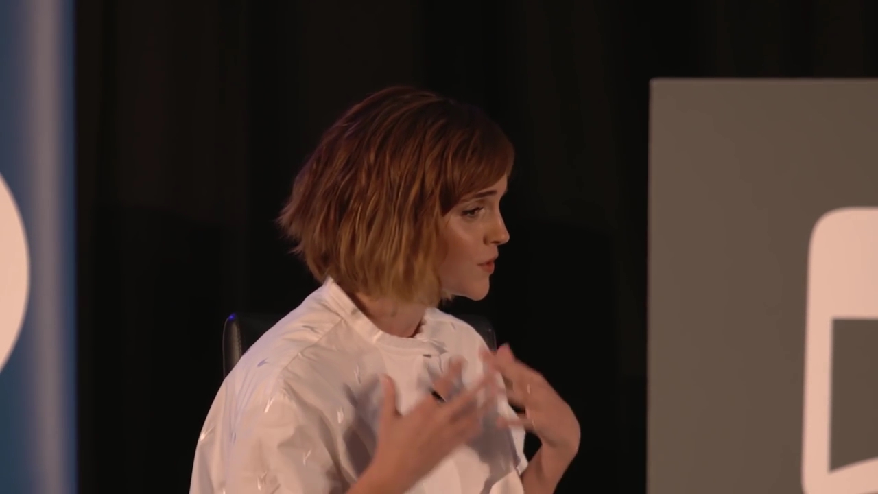 EmmaWatsonFan-nl_2016OurSharedShelf-InCoversationWithGloriaSteinem1615.jpg