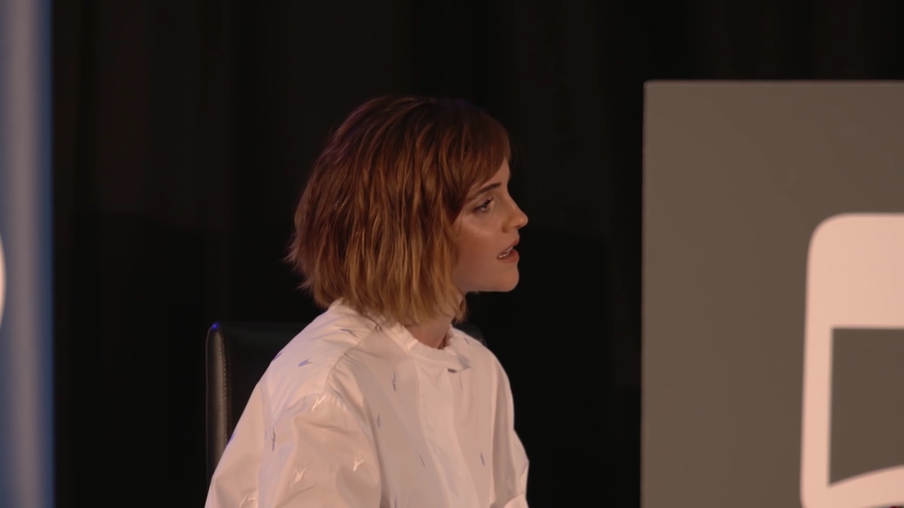 EmmaWatsonFan-nl_2016OurSharedShelf-InCoversationWithGloriaSteinem2070.jpg