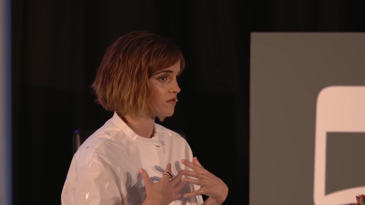 EmmaWatsonFan-nl_2016OurSharedShelf-InCoversationWithGloriaSteinem2499.jpg