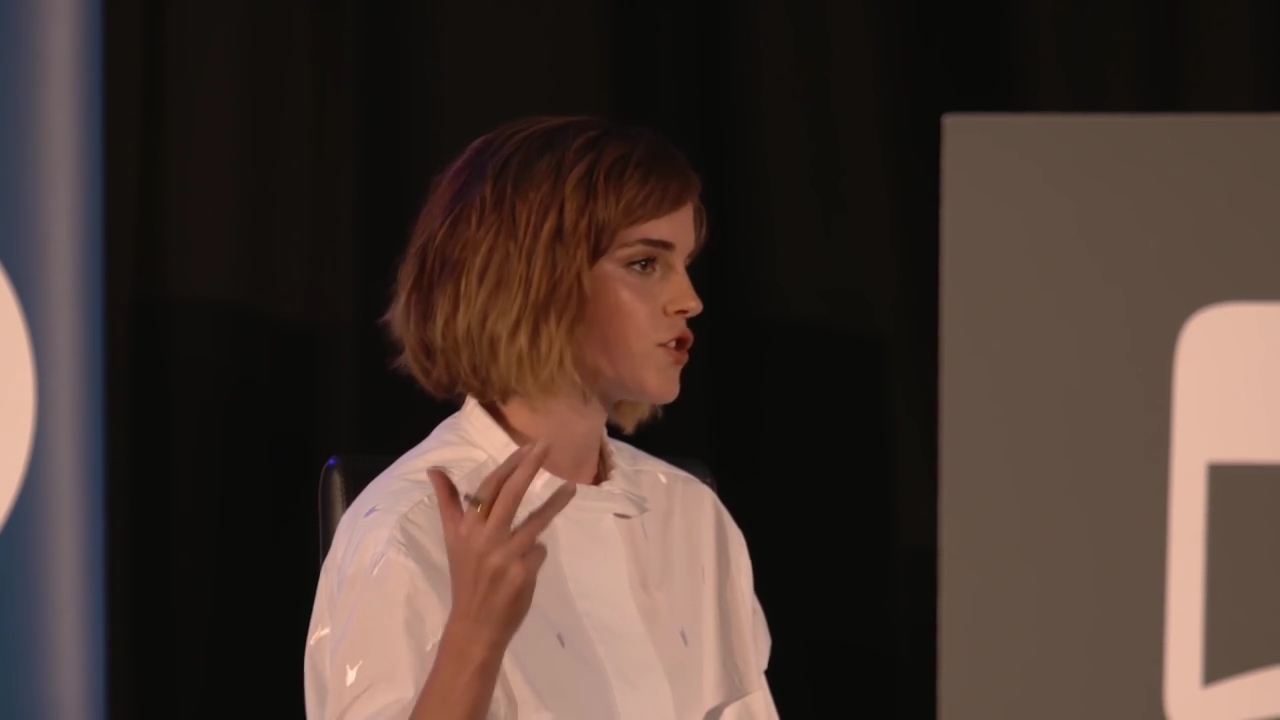 EmmaWatsonFan-nl_2016OurSharedShelf-InCoversationWithGloriaSteinem3101.jpg