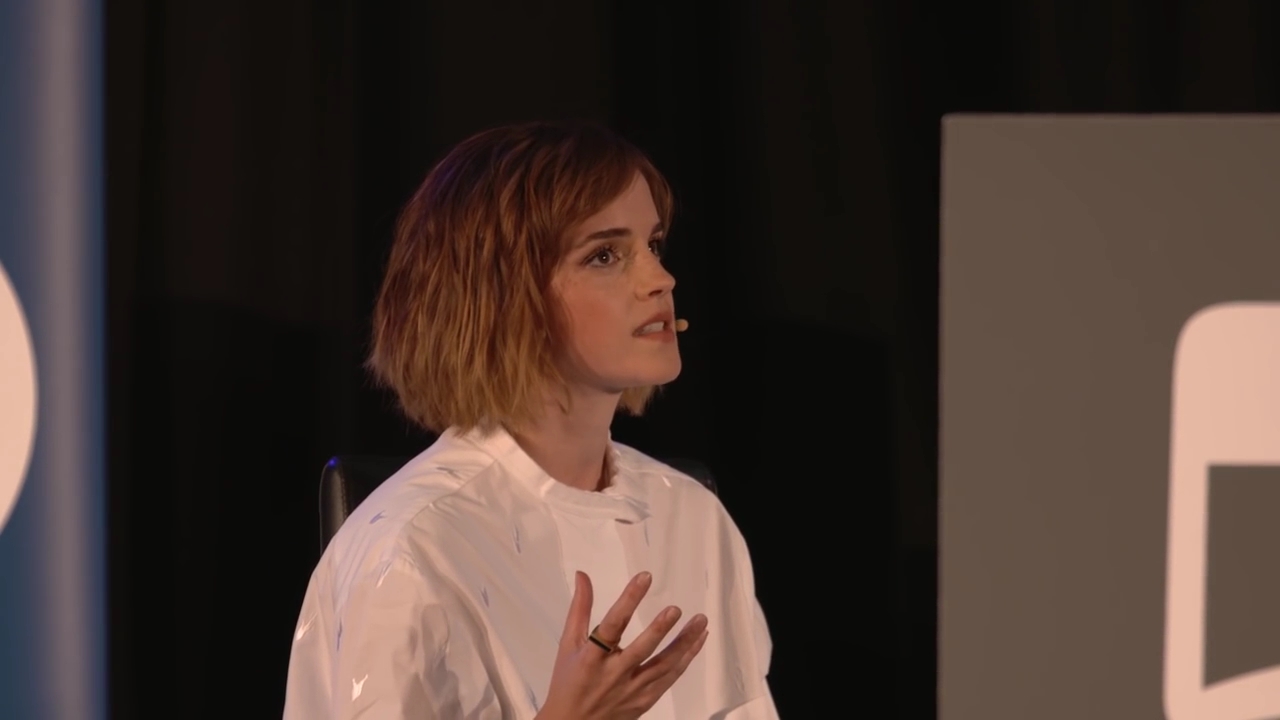EmmaWatsonFan-nl_2016OurSharedShelf-InCoversationWithGloriaSteinem3125.jpg