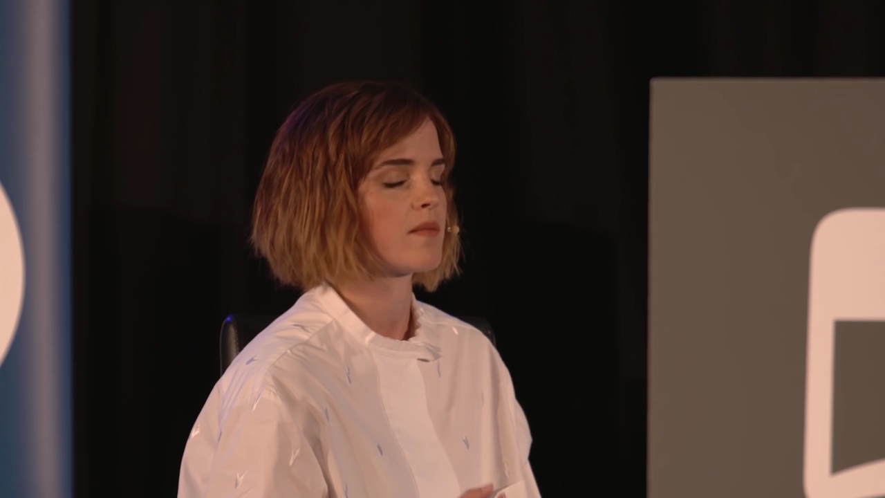 EmmaWatsonFan-nl_2016OurSharedShelf-InCoversationWithGloriaSteinem3161.jpg