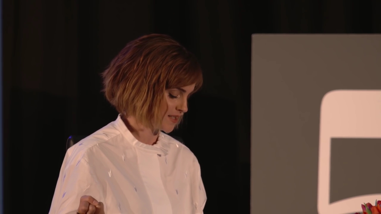EmmaWatsonFan-nl_2016OurSharedShelf-InCoversationWithGloriaSteinem3884.jpg