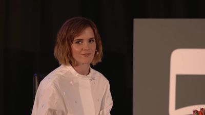 EmmaWatsonFan-nl_2016OurSharedShelf-InCoversationWithGloriaSteinem0156.jpg