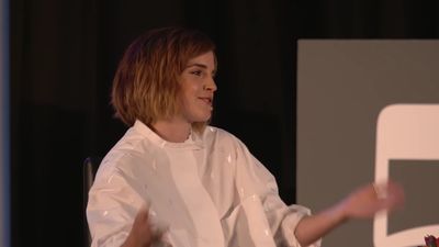 EmmaWatsonFan-nl_2016OurSharedShelf-InCoversationWithGloriaSteinem0504.jpg