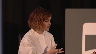 EmmaWatsonFan-nl_2016OurSharedShelf-InCoversationWithGloriaSteinem0537.jpg