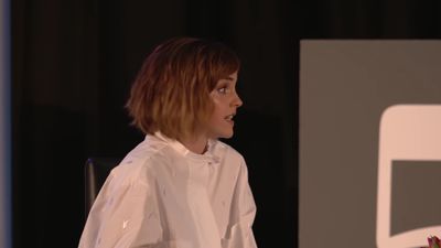 EmmaWatsonFan-nl_2016OurSharedShelf-InCoversationWithGloriaSteinem0558.jpg