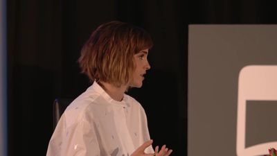 EmmaWatsonFan-nl_2016OurSharedShelf-InCoversationWithGloriaSteinem0654.jpg