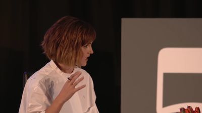 EmmaWatsonFan-nl_2016OurSharedShelf-InCoversationWithGloriaSteinem0921.jpg