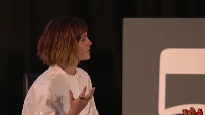 EmmaWatsonFan-nl_2016OurSharedShelf-InCoversationWithGloriaSteinem0990.jpg