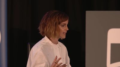 EmmaWatsonFan-nl_2016OurSharedShelf-InCoversationWithGloriaSteinem1103.jpg