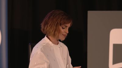 EmmaWatsonFan-nl_2016OurSharedShelf-InCoversationWithGloriaSteinem1107.jpg