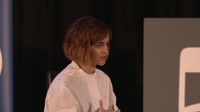 EmmaWatsonFan-nl_2016OurSharedShelf-InCoversationWithGloriaSteinem1110.jpg