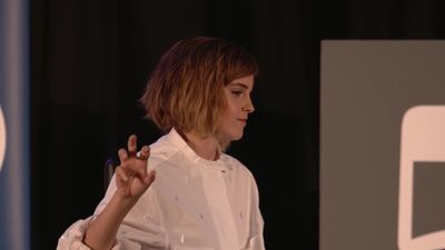 EmmaWatsonFan-nl_2016OurSharedShelf-InCoversationWithGloriaSteinem1124.jpg