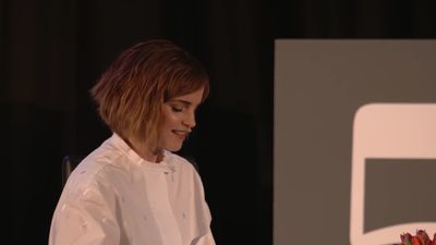 EmmaWatsonFan-nl_2016OurSharedShelf-InCoversationWithGloriaSteinem1474.jpg