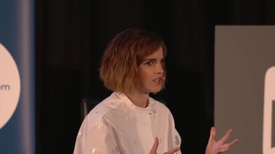 EmmaWatsonFan-nl_2016OurSharedShelf-InCoversationWithGloriaSteinem1588.jpg