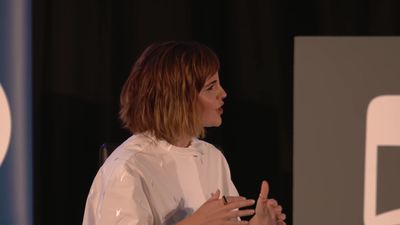 EmmaWatsonFan-nl_2016OurSharedShelf-InCoversationWithGloriaSteinem1596.jpg