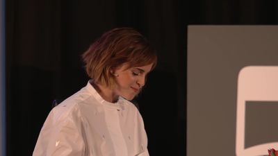 EmmaWatsonFan-nl_2016OurSharedShelf-InCoversationWithGloriaSteinem1751.jpg