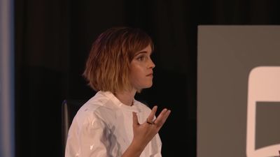 EmmaWatsonFan-nl_2016OurSharedShelf-InCoversationWithGloriaSteinem2046.jpg