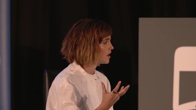 EmmaWatsonFan-nl_2016OurSharedShelf-InCoversationWithGloriaSteinem2048.jpg