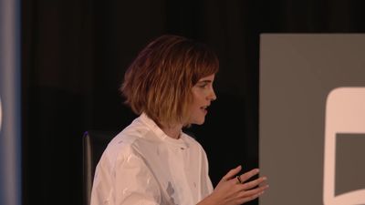 EmmaWatsonFan-nl_2016OurSharedShelf-InCoversationWithGloriaSteinem2061.jpg