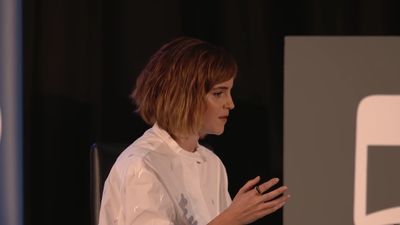 EmmaWatsonFan-nl_2016OurSharedShelf-InCoversationWithGloriaSteinem2062.jpg