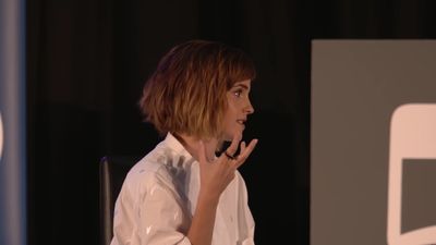 EmmaWatsonFan-nl_2016OurSharedShelf-InCoversationWithGloriaSteinem2066.jpg