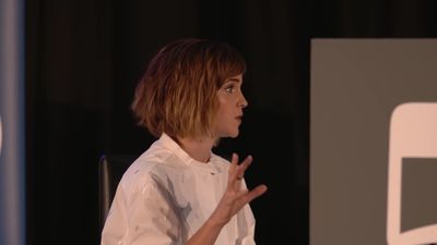 EmmaWatsonFan-nl_2016OurSharedShelf-InCoversationWithGloriaSteinem2076.jpg