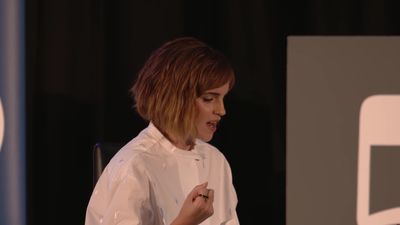 EmmaWatsonFan-nl_2016OurSharedShelf-InCoversationWithGloriaSteinem2385.jpg