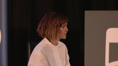 EmmaWatsonFan-nl_2016OurSharedShelf-InCoversationWithGloriaSteinem2396.jpg