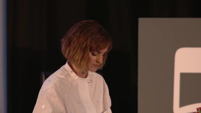 EmmaWatsonFan-nl_2016OurSharedShelf-InCoversationWithGloriaSteinem2564.jpg