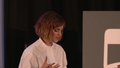 EmmaWatsonFan-nl_2016OurSharedShelf-InCoversationWithGloriaSteinem2587.jpg