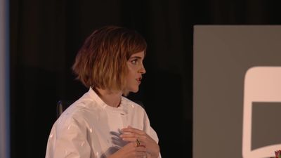 EmmaWatsonFan-nl_2016OurSharedShelf-InCoversationWithGloriaSteinem2609.jpg