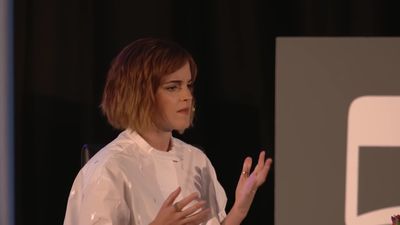 EmmaWatsonFan-nl_2016OurSharedShelf-InCoversationWithGloriaSteinem2612.jpg