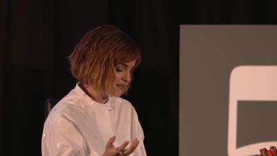 EmmaWatsonFan-nl_2016OurSharedShelf-InCoversationWithGloriaSteinem2802.jpg