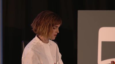 EmmaWatsonFan-nl_2016OurSharedShelf-InCoversationWithGloriaSteinem3451.jpg