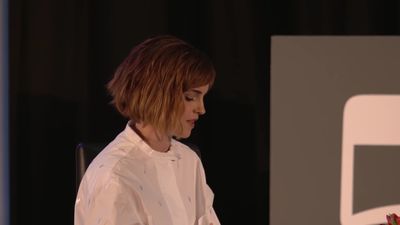 EmmaWatsonFan-nl_2016OurSharedShelf-InCoversationWithGloriaSteinem3452.jpg